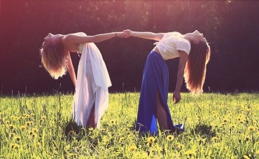 How To Wear Stick On Bras - 5 Tips & Beauty Hacks